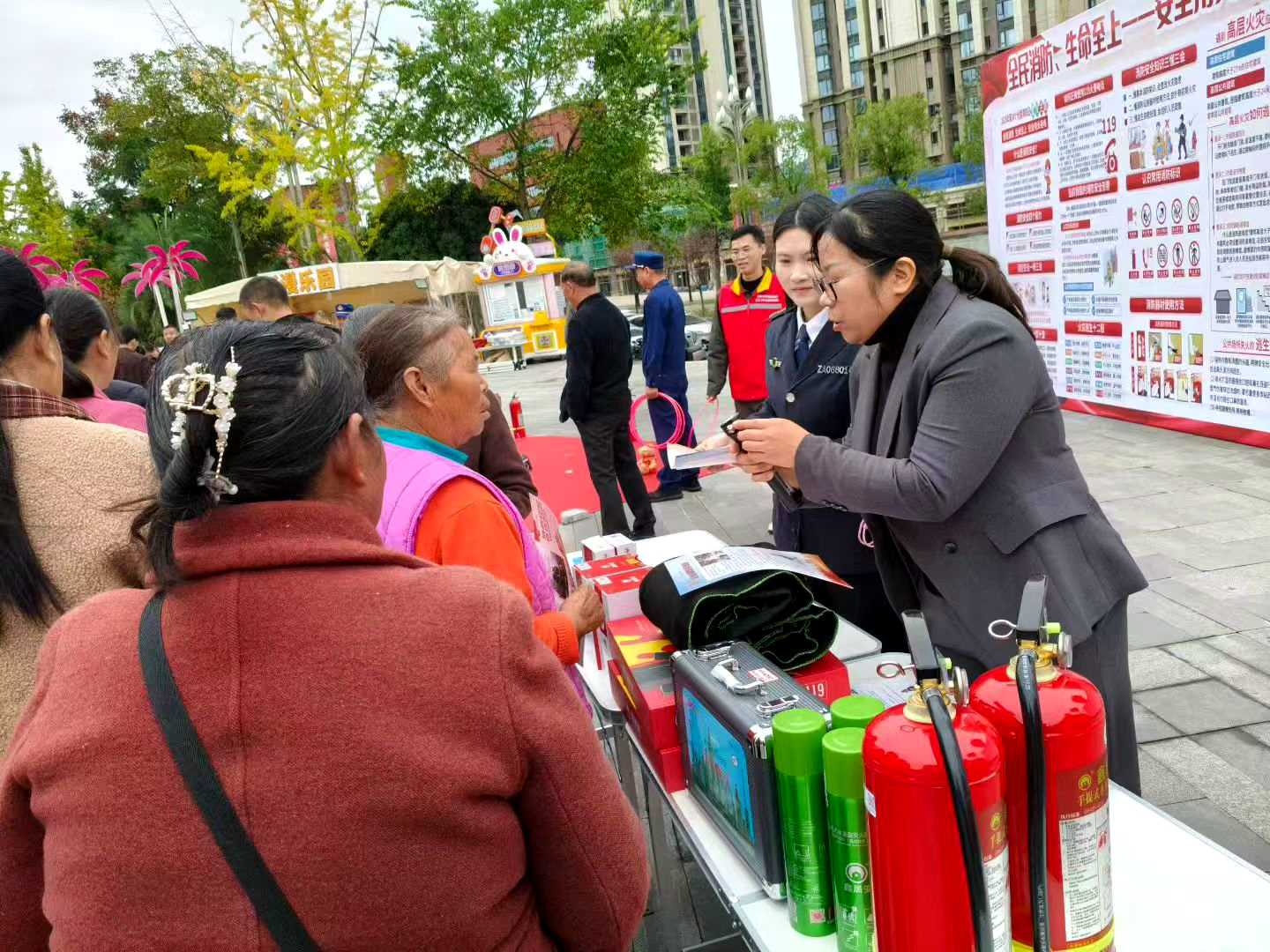 全民消防、生命至上——安全用火用電丨2025年政安消防119消防宣傳月活動全國聯(lián)動 全民消防、生命至上——安全用火用電丨2025年政安消防119消防宣傳月活動全國聯(lián)動